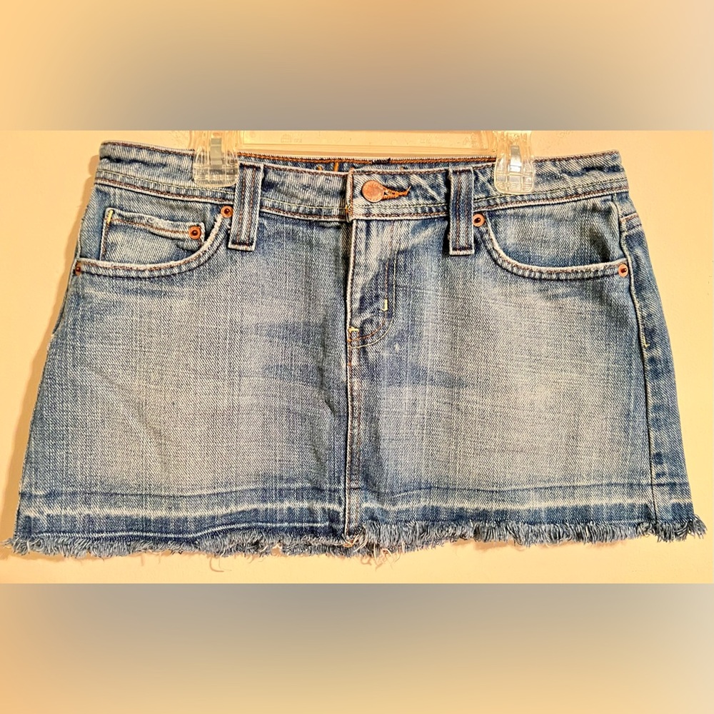 Women’s/Junior’s Vintage Hippie Brand Denim Jean Raw Hem Mini Skirt Size 27 or 5